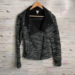 Bench gray black jacket sweater size xl